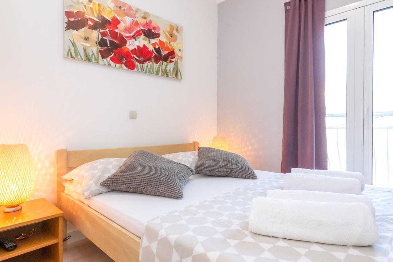 Apartments In City Center Ventus Novalja Exterior photo