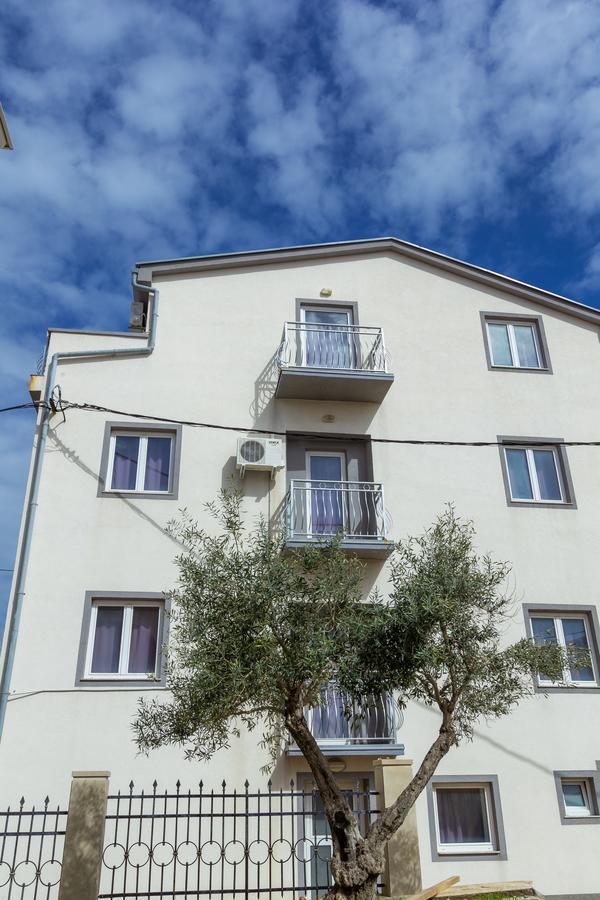 Apartments In City Center Ventus Novalja Exterior photo